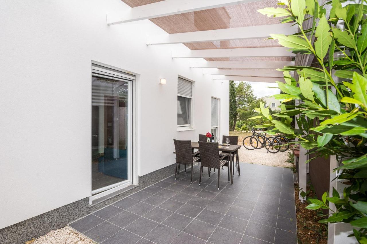 Zilip Apartments วีร์ ภายนอก รูปภาพ
