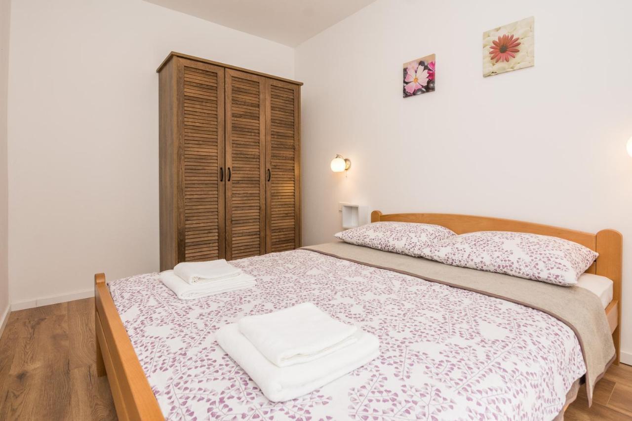 Zilip Apartments วีร์ ภายนอก รูปภาพ