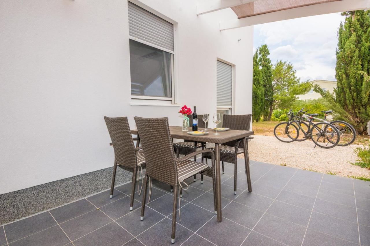 Zilip Apartments วีร์ ภายนอก รูปภาพ