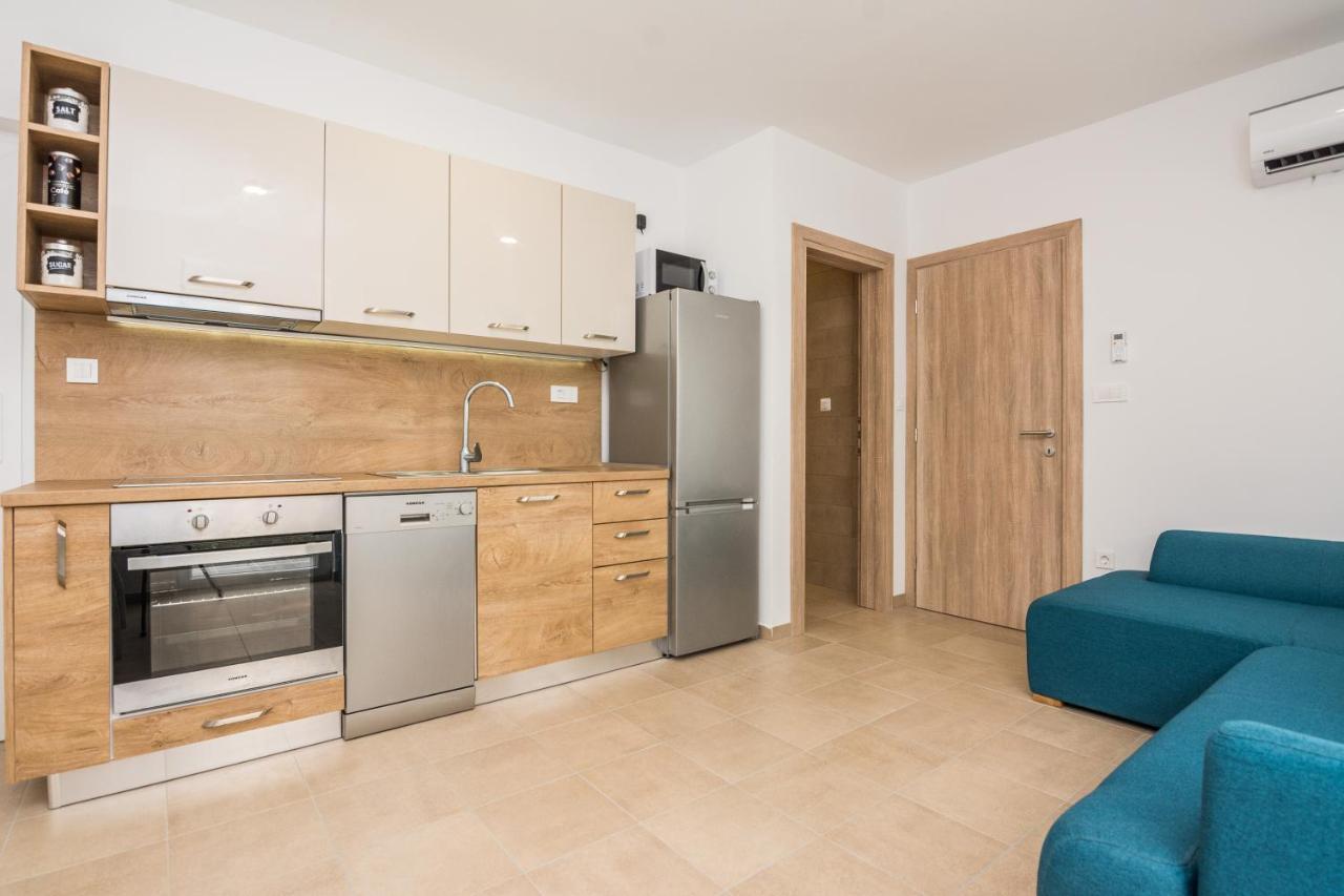 Zilip Apartments วีร์ ภายนอก รูปภาพ