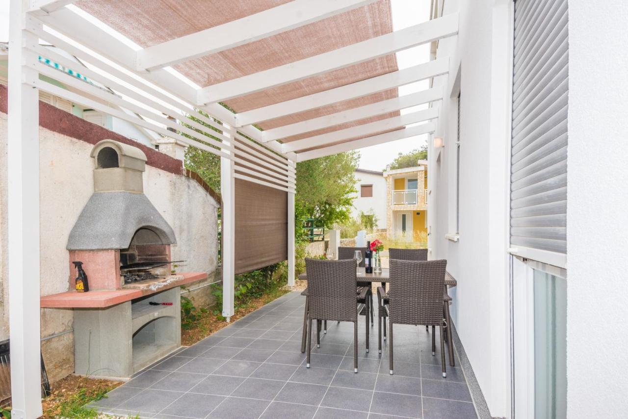 Zilip Apartments วีร์ ภายนอก รูปภาพ