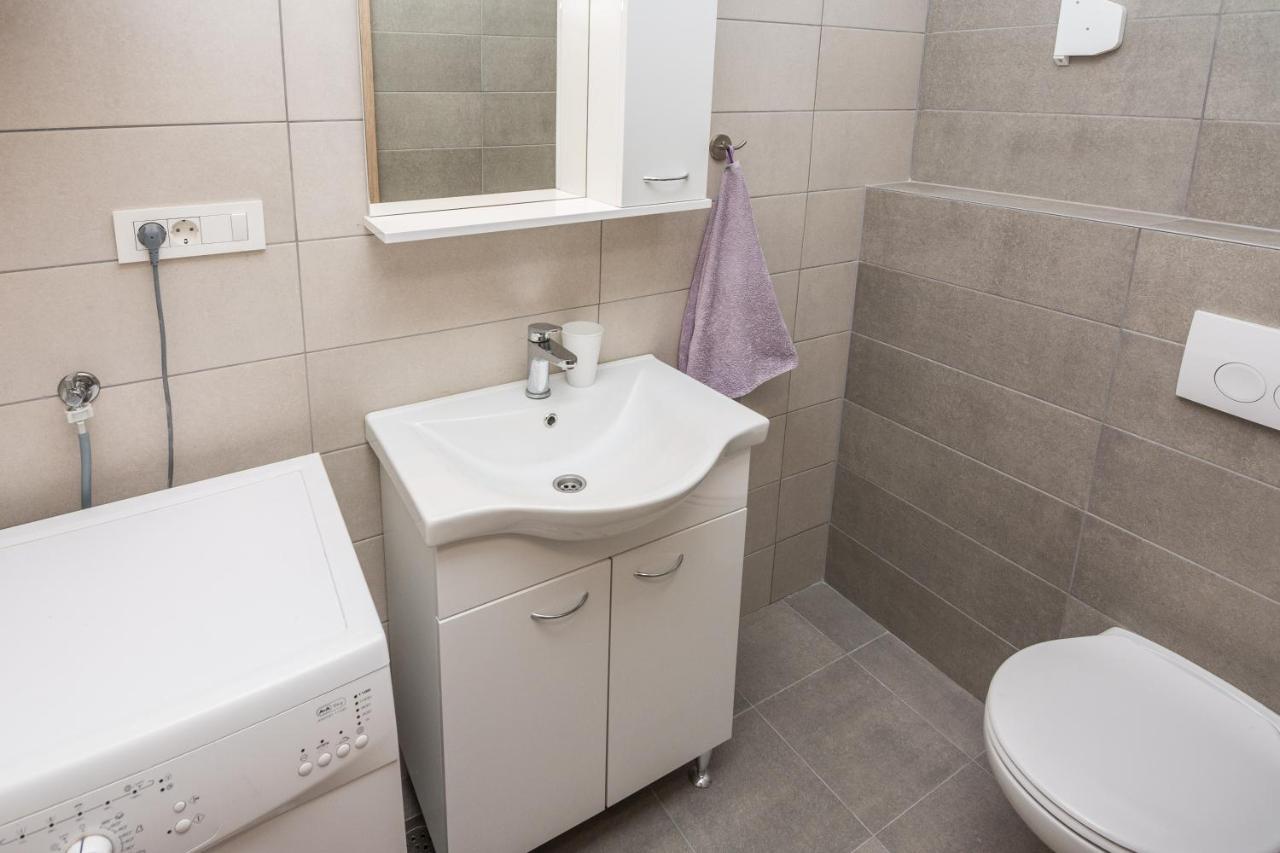 Zilip Apartments วีร์ ภายนอก รูปภาพ